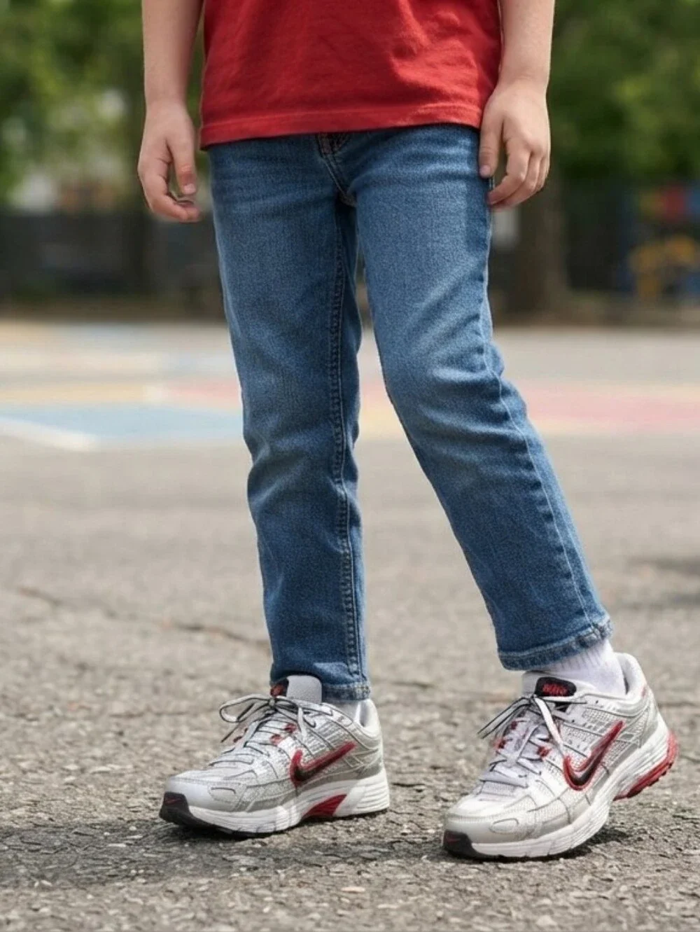Nike V5 RNR Little Kids' Shoes (White/Gym Red/Vast Grey/Black) Size 2Y